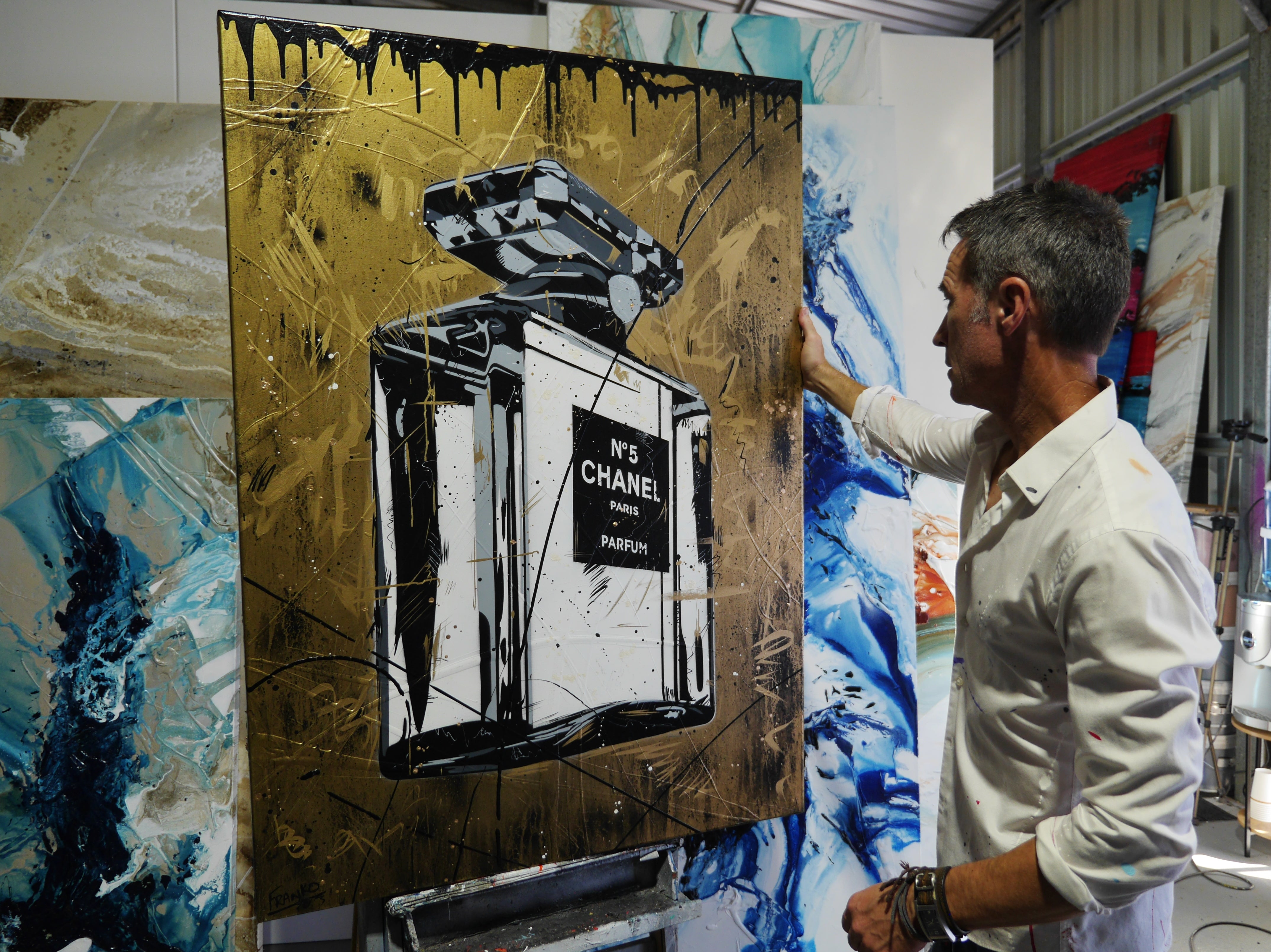 人気の Perfume 100cm x 140cm Gold Rolled Bottle Pop Urban Textured アート・デザイン・音楽