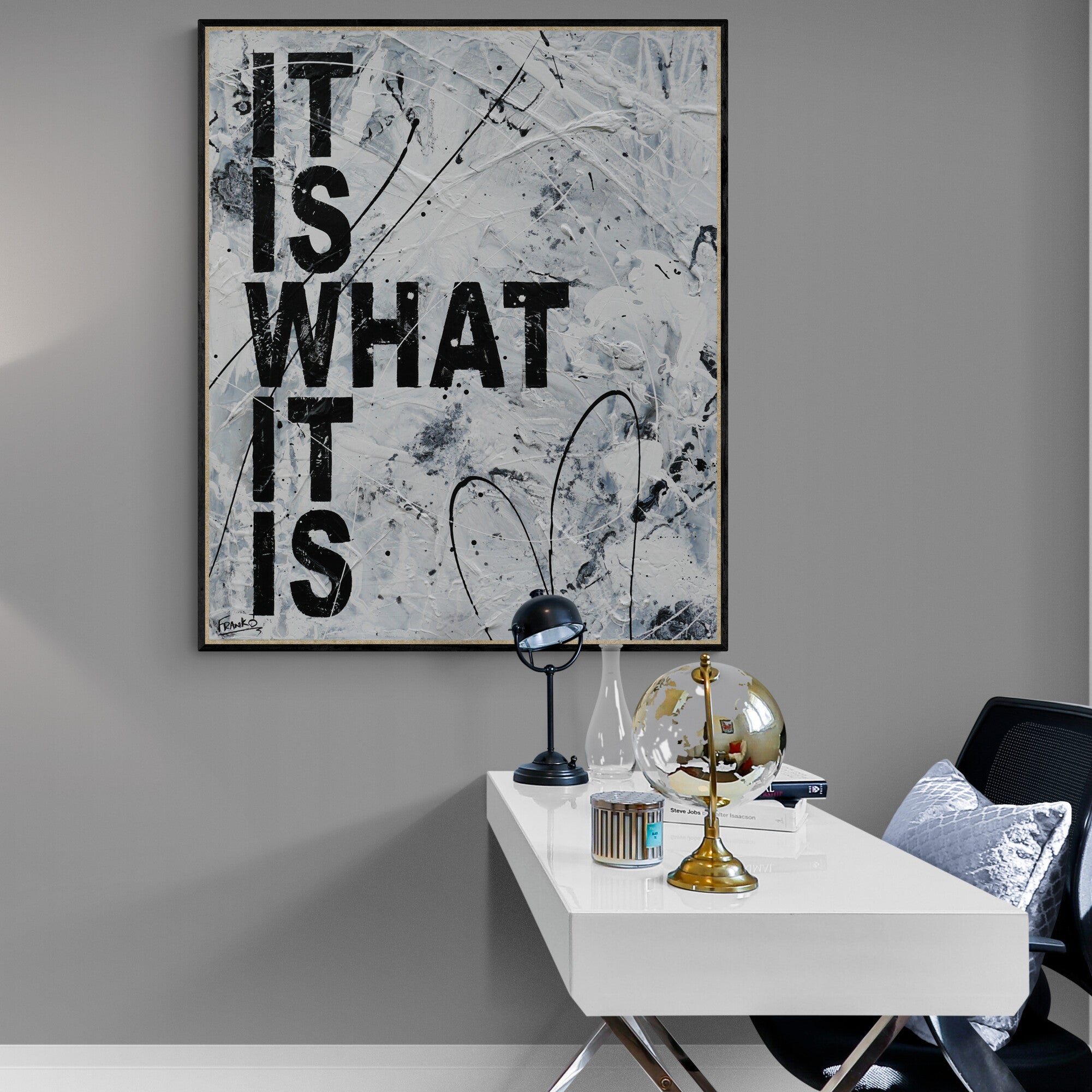 home-office-interior-with-large-desk_edfea87d-f2a6-40ff-bb36-42b830c2ec12.jpg